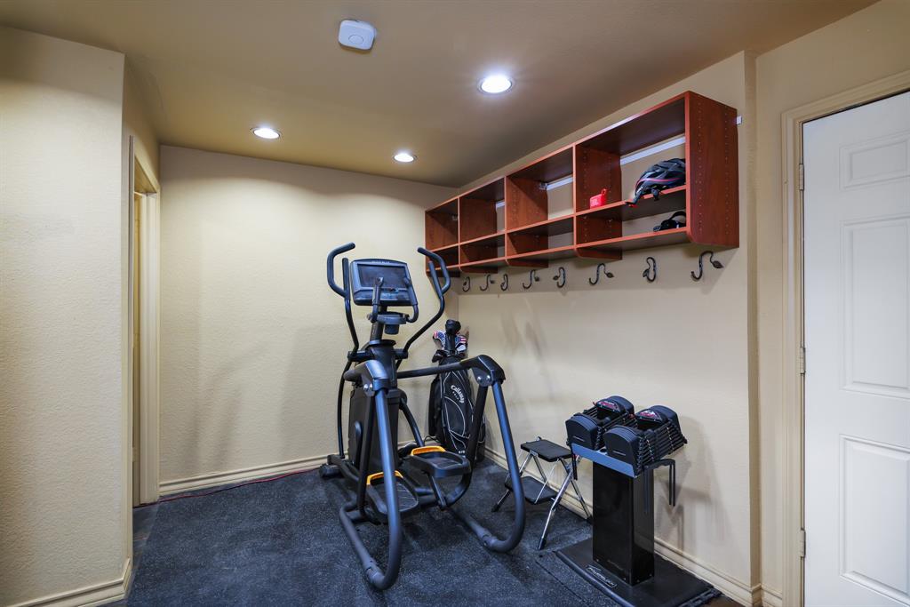 Woodland Hills Colleyville - Residential