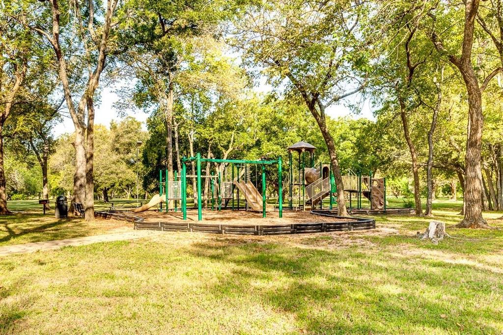 Woodland Hills Colleyville - Residential