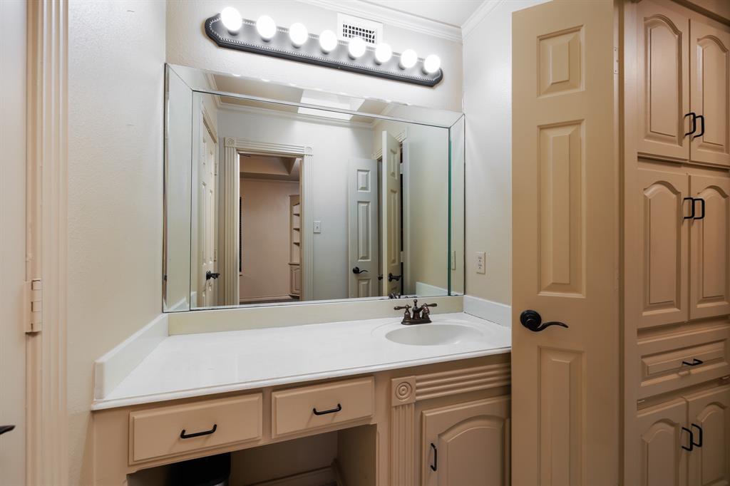 Woodland Hills Colleyville - Residential