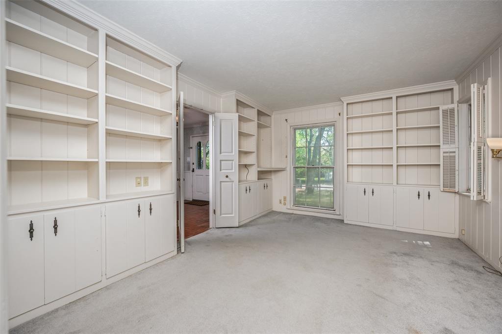 1919 Maid Marion Place