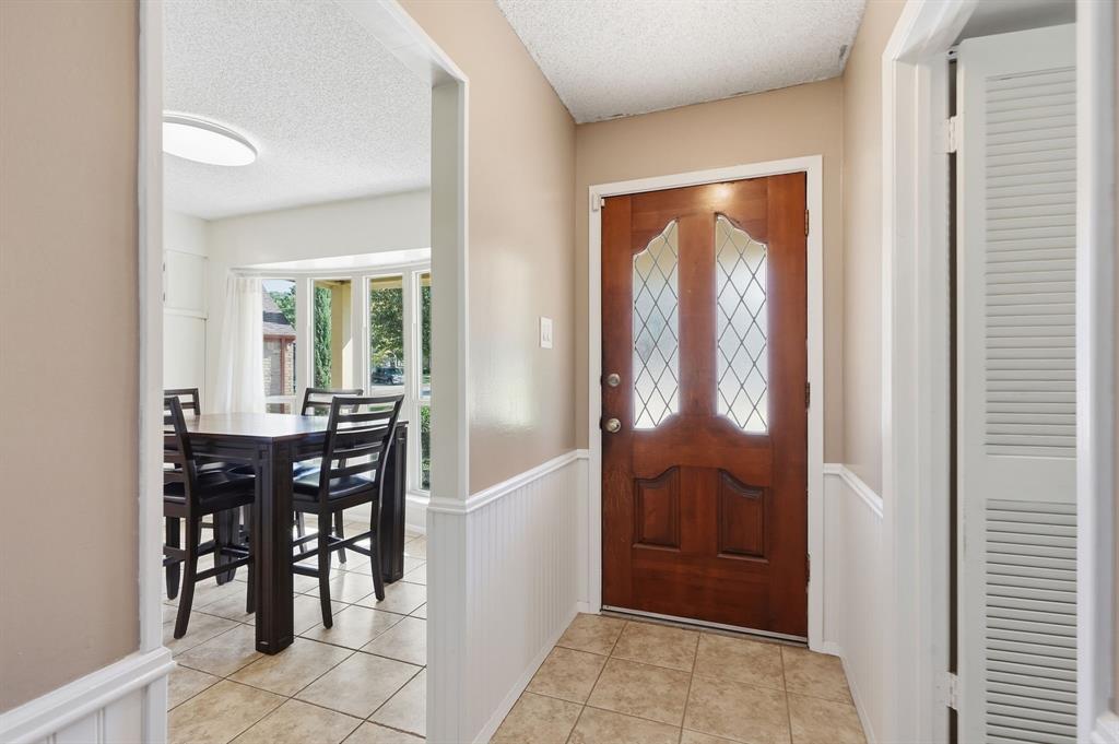 5914 Walden Trail
