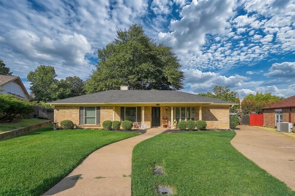 5914 Walden Trail
