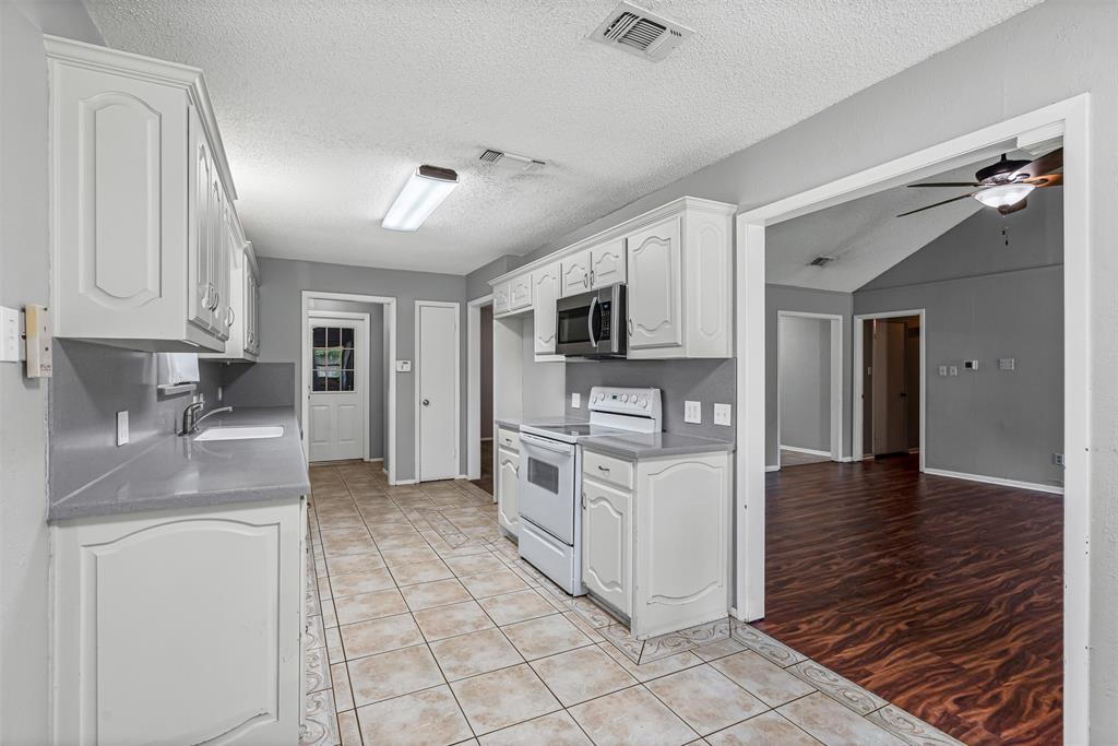 Fort Worth, Texas 76132, United States, 3 Bedrooms Bedrooms, ,2 BathroomsBathrooms,Residential,Active,191192