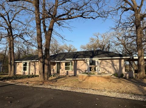 129 Oak Trail Burleson TX 76028