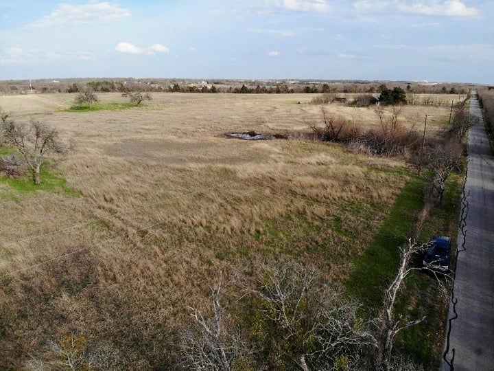 Photo 1 of 17 — 1900 Nesuda Road, Ennis, TX 75119