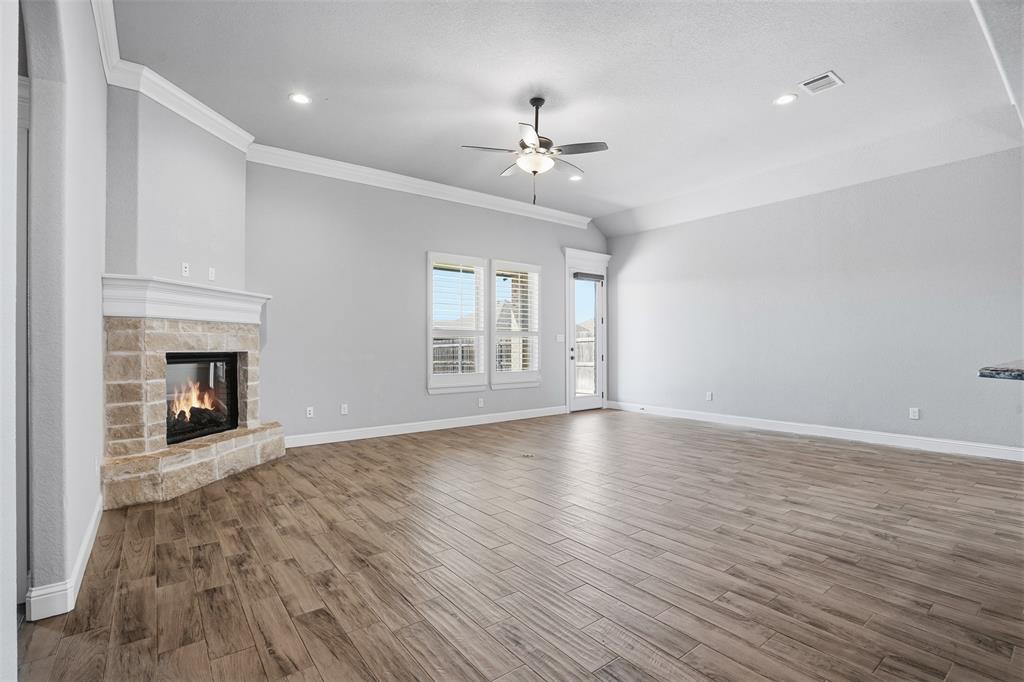 Main Place Ph II - Residential