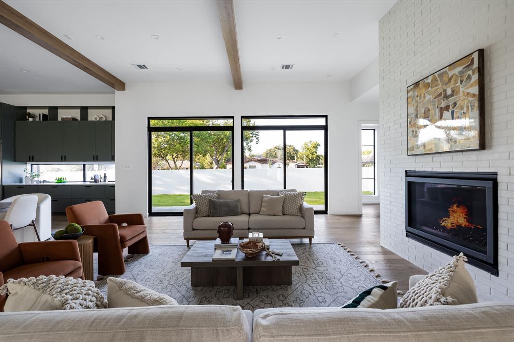 Biglot - Residential