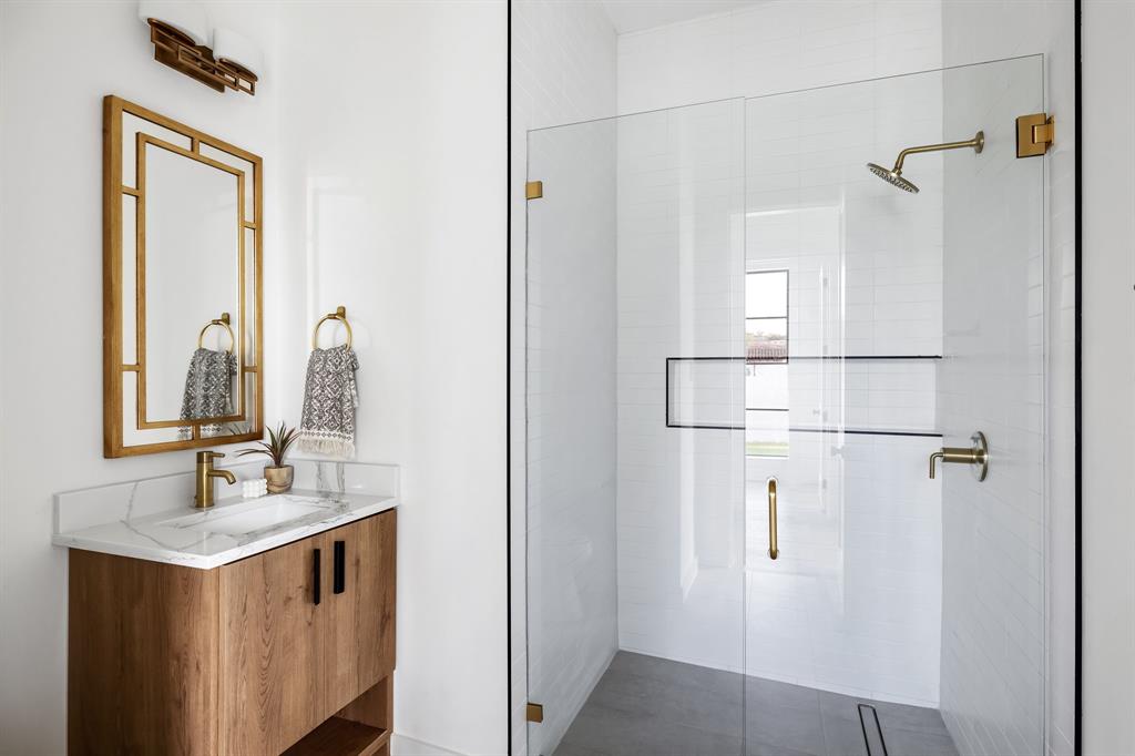 Biglot - Residential