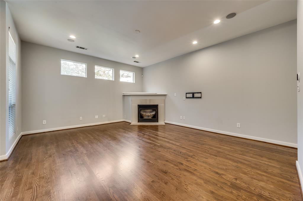 Gilbert Ave Twnhms Ph 01 - Residential