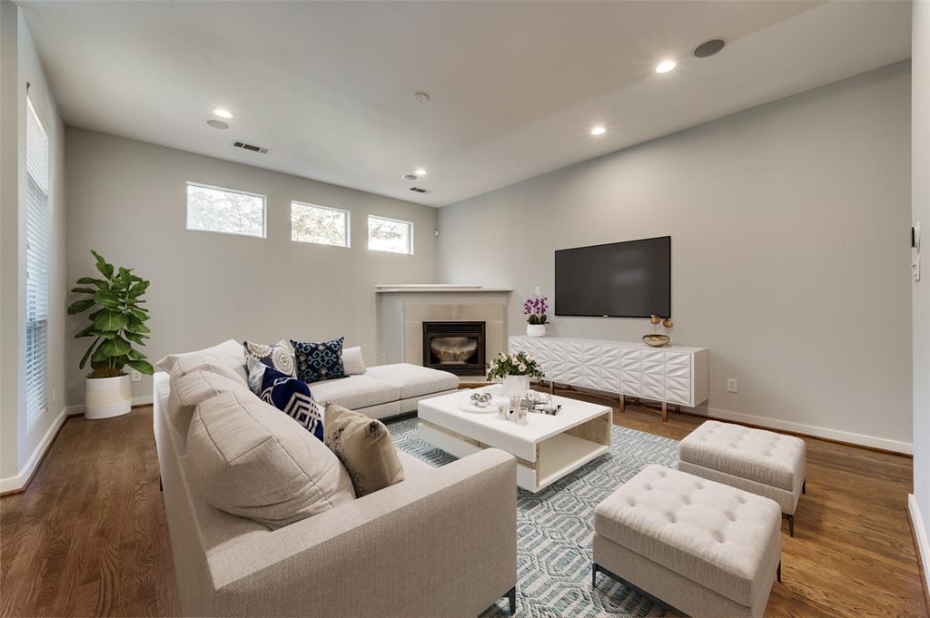 Gilbert Ave Twnhms Ph 01 - Residential