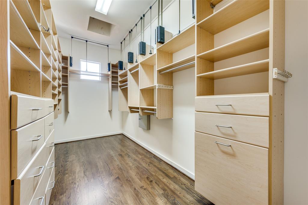 Gilbert Ave Twnhms Ph 01 - Residential