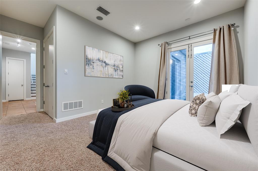 Gilbert Ave Twnhms Ph 01 - Residential