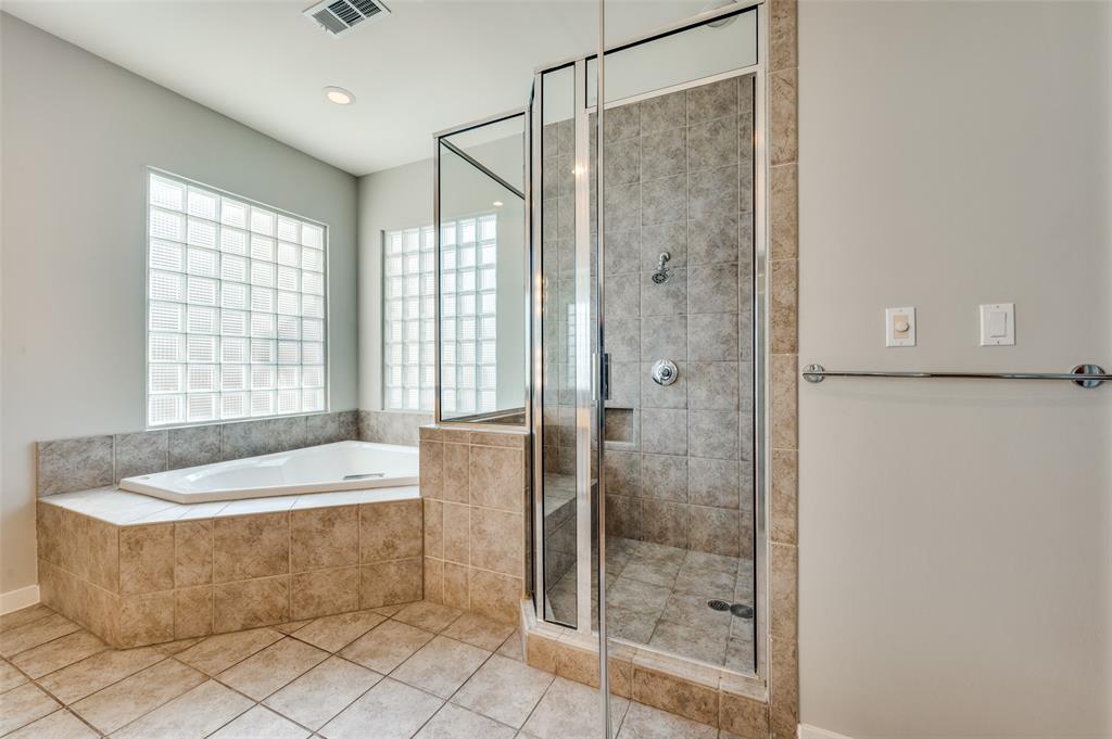 Gilbert Ave Twnhms Ph 01 - Residential