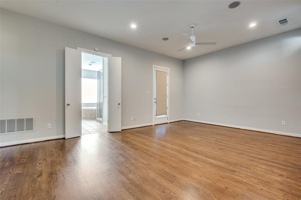 Gilbert Ave Twnhms Ph 01 - Residential