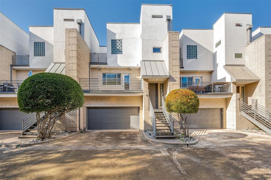 Located in the highly sought-after SOHP neighborhood with LOW HOA, this spacious executive townhome offers style, comfort, and exceptional living. Soaring ceilings and expansive living areas create a bright, open feel, while the oversized kitchen features gas appliances, a large island, and its own private balcony.
Enjoy a rare, large private yard, multiple balconies, and a two-car garage for added convenience. The primary suite impresses with a wall of windows, an oversized walk-in closet, and a spa-like bath complete with a separate shower and jacuzzi tub. A perfect blend of space and sophistication—schedule your showing today!