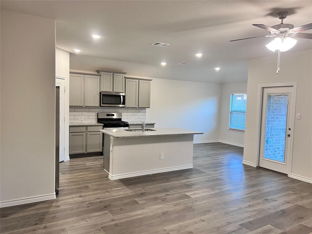 Photo of 9729 Daisy Mae Ln, Aubrey, TX 76227 (MLS # 21194219)