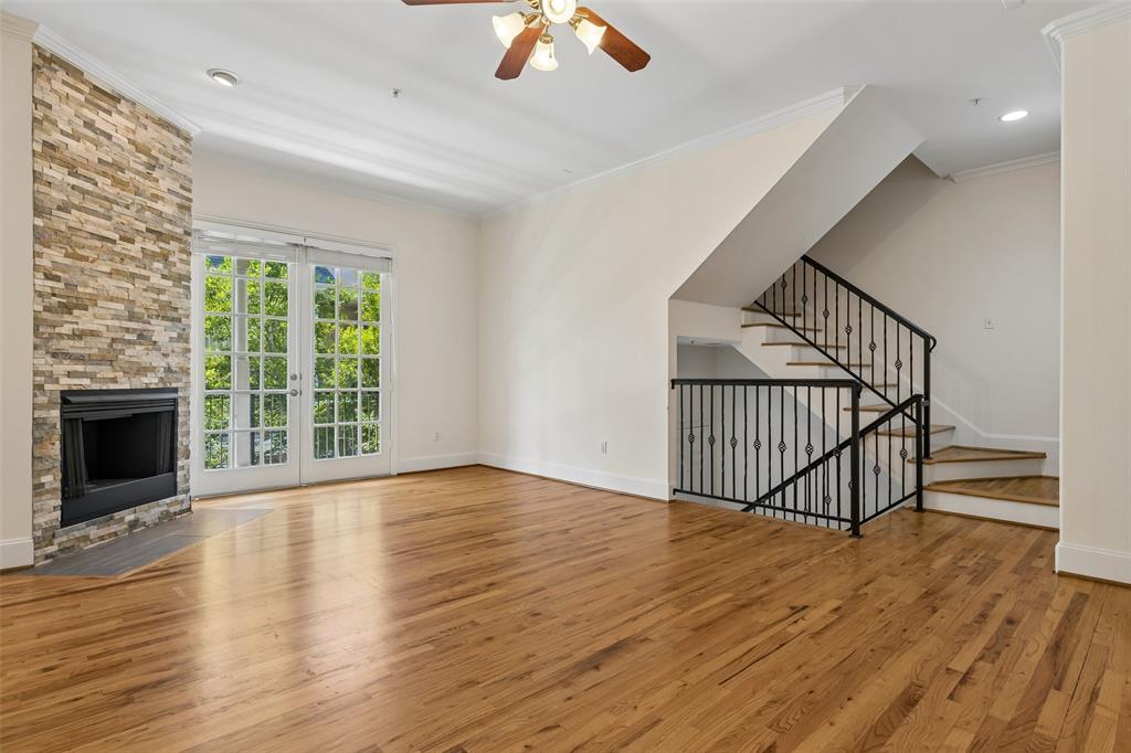 5726 La Vista Drive