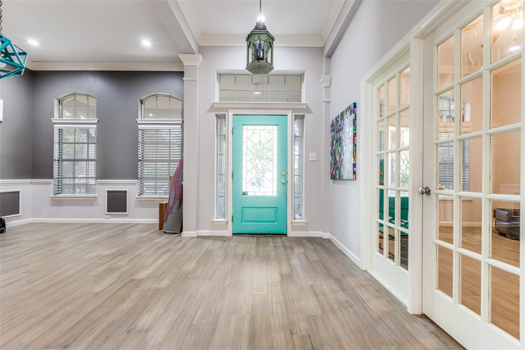 610 Creek View Drive