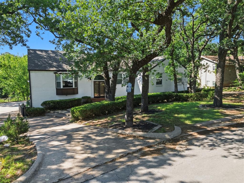 2112 Coral Drive