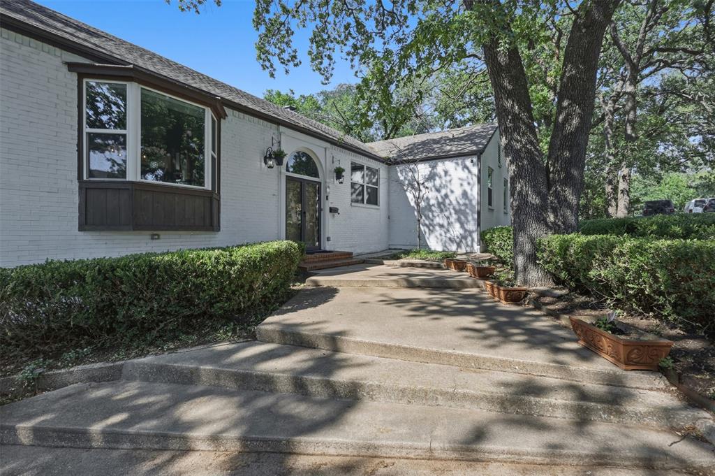 2112 Coral Drive