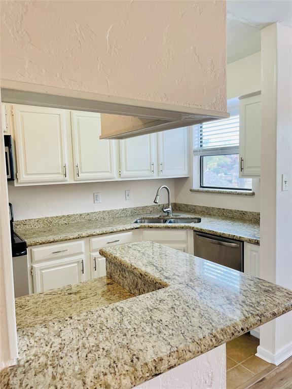 Cloisters Condo The - Residential