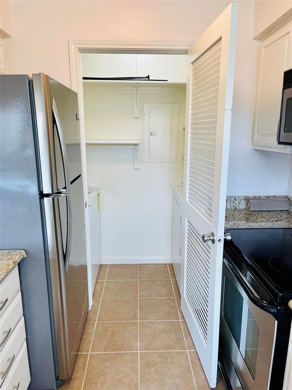 Cloisters Condo The - Residential