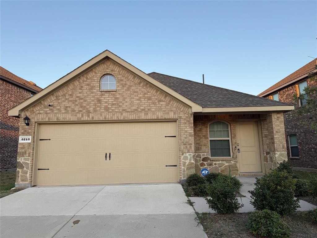 Photo of 3213 Perman Drive, Mesquite, TX 75126 (MLS # 21088098)