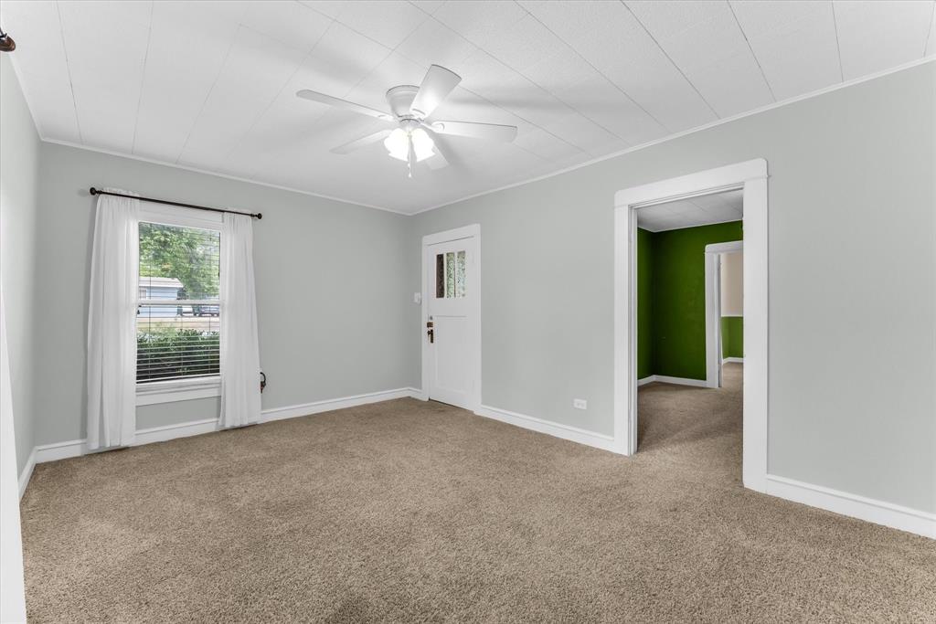 302 W Billington Drive