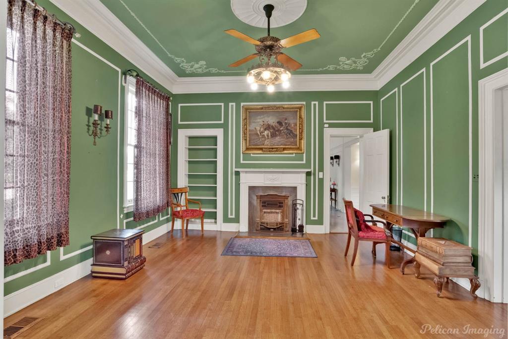 THORNHILL SUBN. - Residential