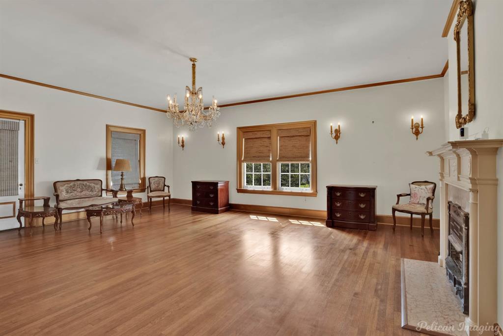 THORNHILL SUBN. - Residential