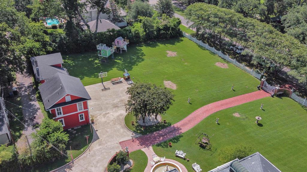 THORNHILL SUBN. - Residential