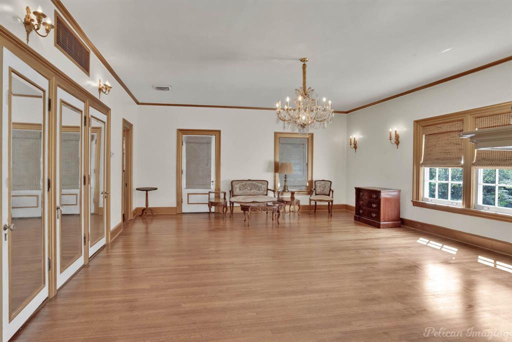 THORNHILL SUBN. - Residential