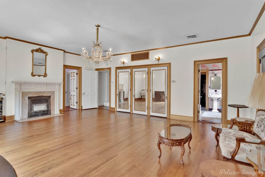 THORNHILL SUBN. - Residential