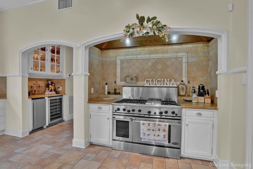 THORNHILL SUBN. - Residential