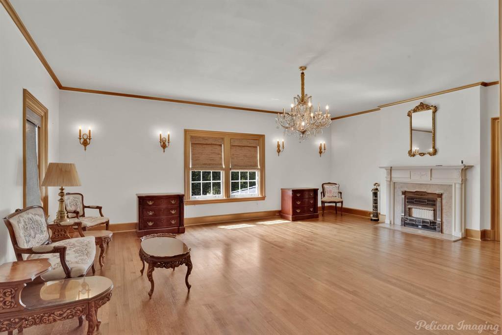 THORNHILL SUBN. - Residential