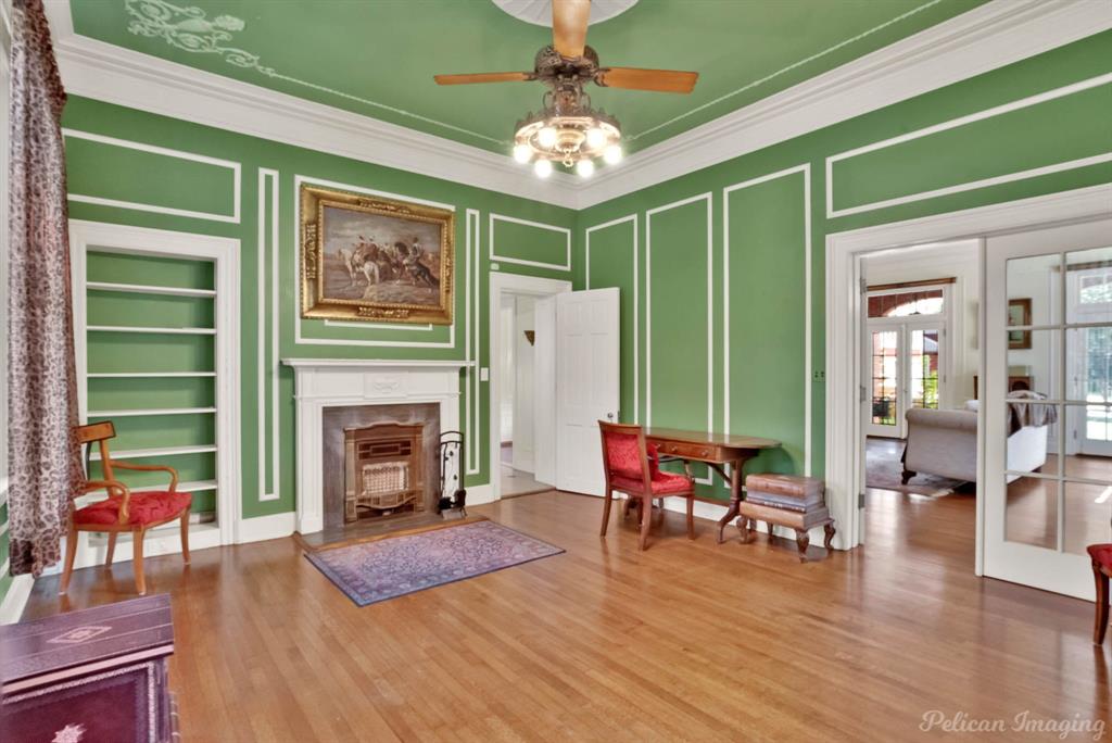 THORNHILL SUBN. - Residential