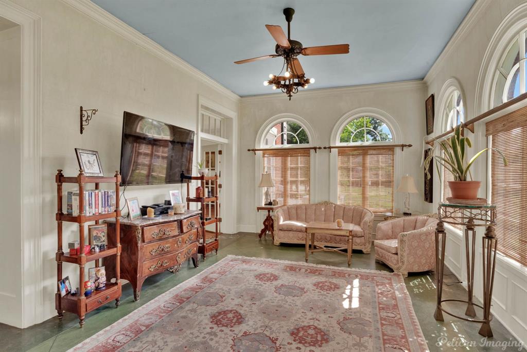 THORNHILL SUBN. - Residential