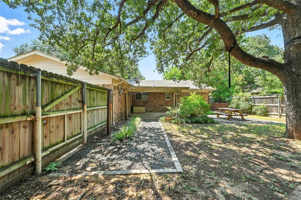 819 Clover Park Drive