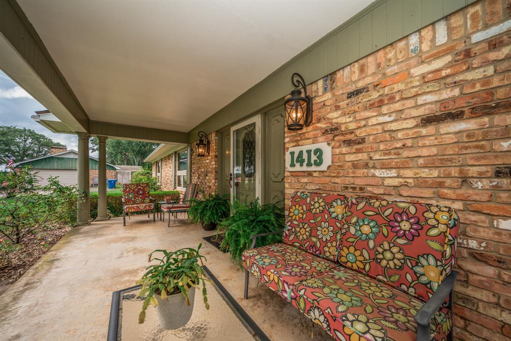 1413 S Main Street S