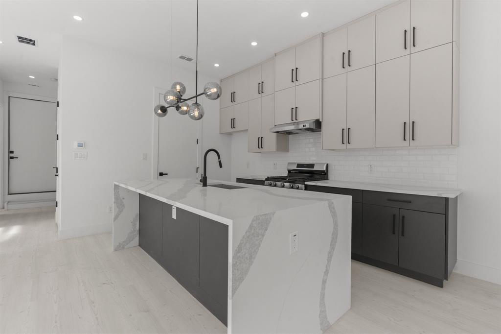 MRS ALLIE HUFFMANS REPLAT - Residential Lease