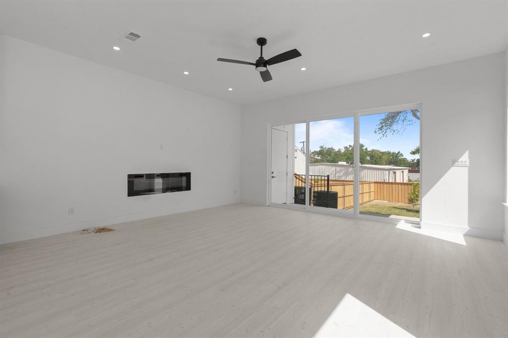 MRS ALLIE HUFFMANS REPLAT - Residential Lease