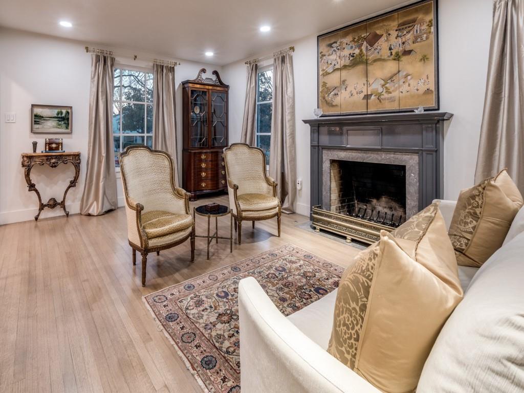 5325 W University Boulevard