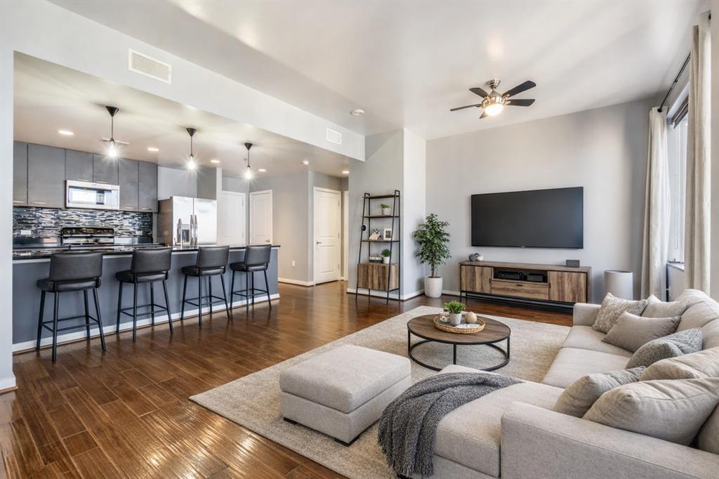 1200 Main Street 1506