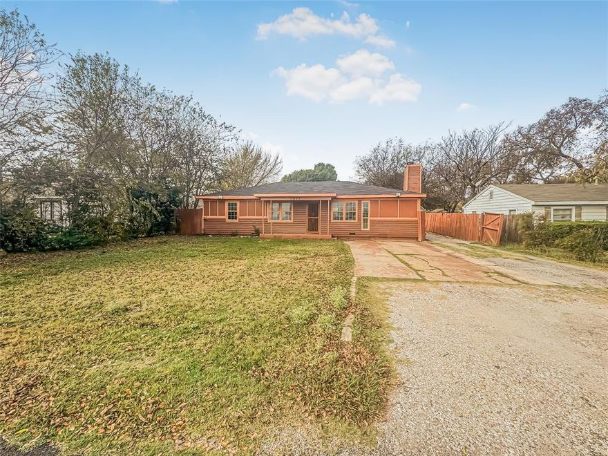 Charming and Spacious Home in Lancaster!
Welcome to this beautifully updated property featuring two cozy fireplaces that create a warm and inviting atmosphere. This home boasts remodeled bathrooms with modern finishes, offering both style and comfort. The kitchen provides ample storage. Outside, you’ll find a sizable yard ideal for gatherings or quiet evenings. Roof replaced less than 5 years ago. Electrical and plumbing have been updated, and the AC was replaced within the last 5 years. Conveniently located near major highways, shopping, and schools—this home is a must-see!