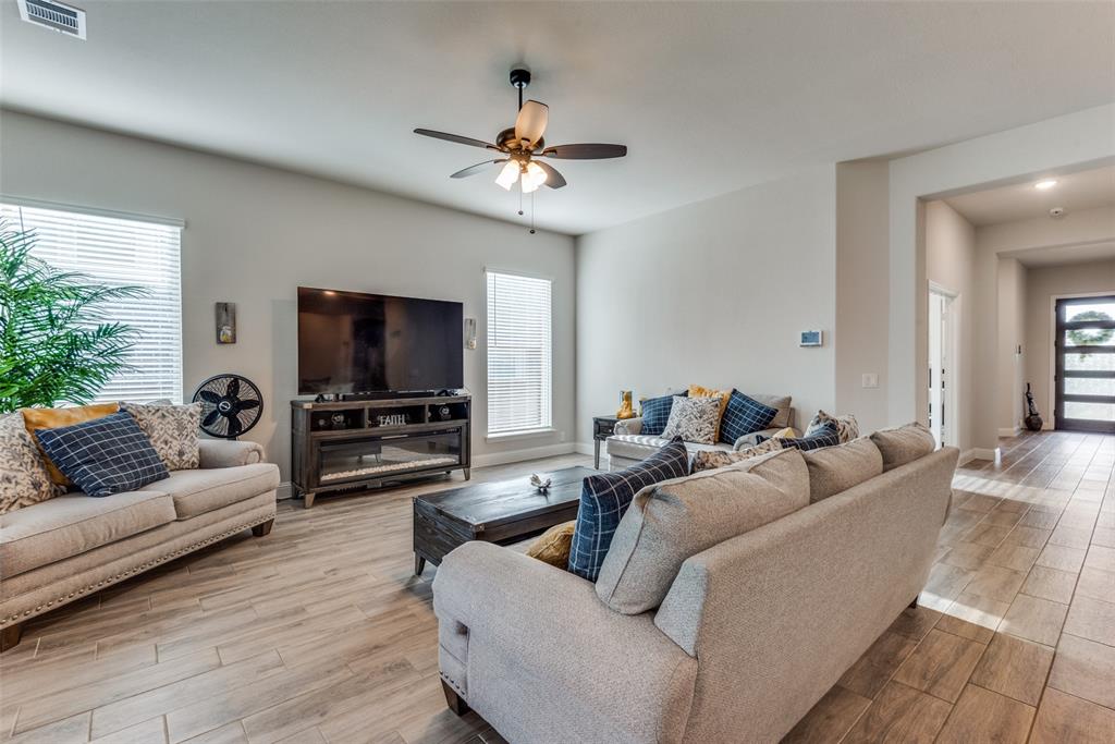 1003 Creekhaven Lane