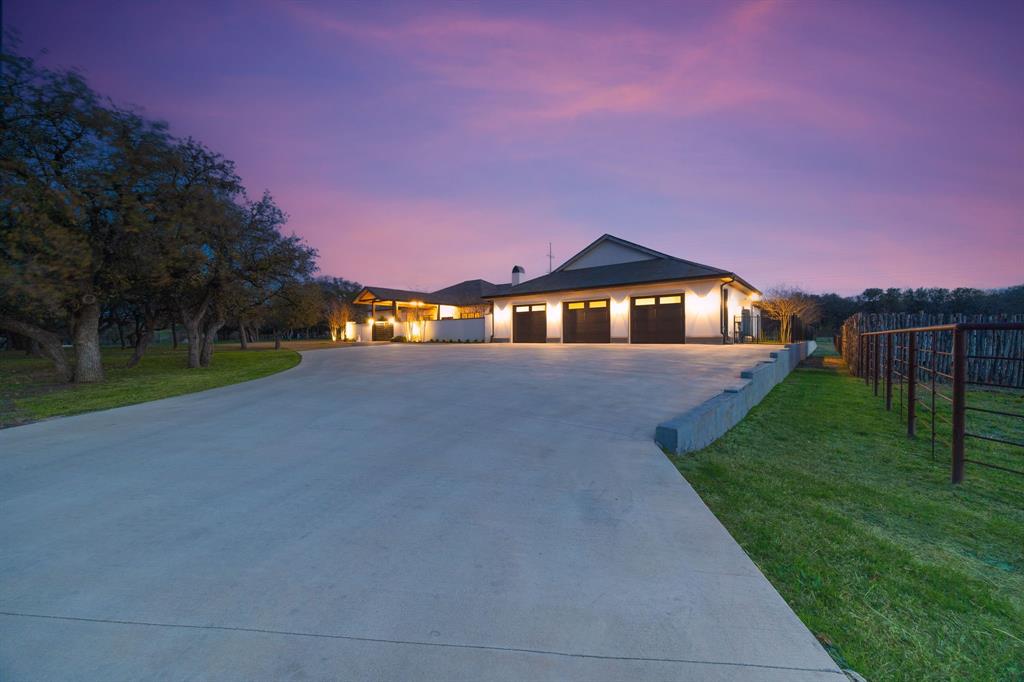 319 Verna Trail N