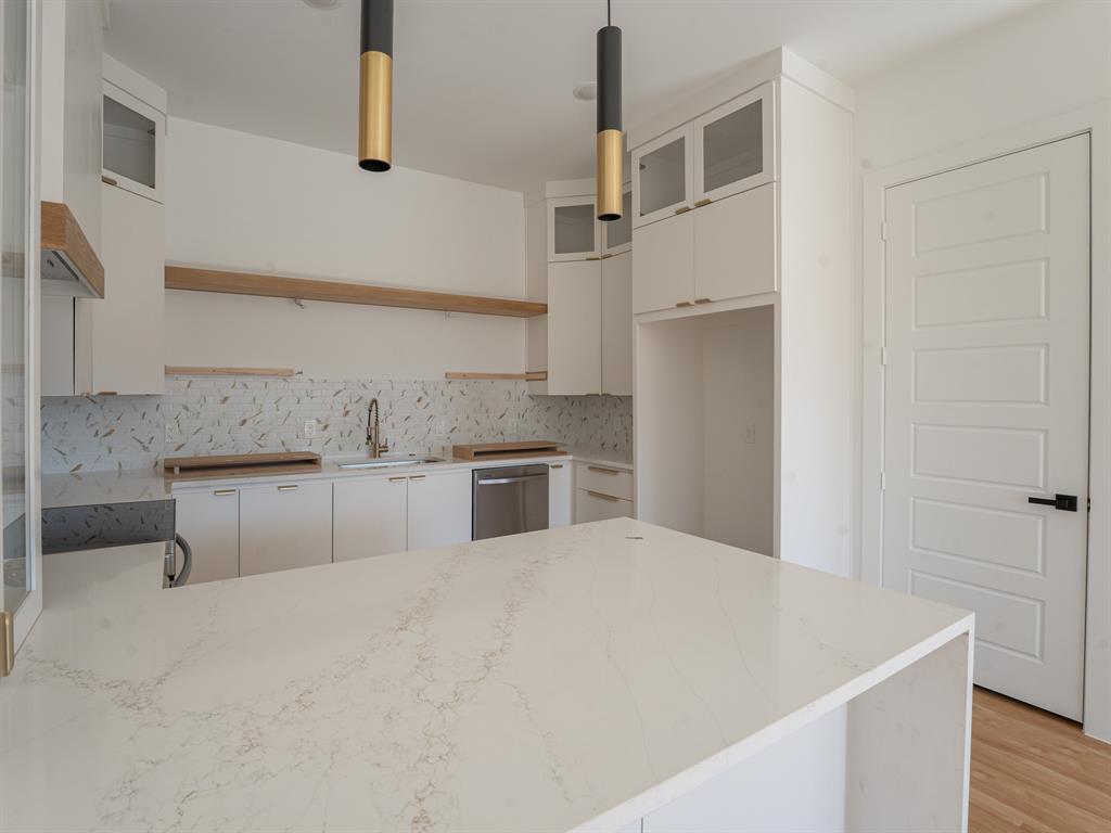 EDMORE VALENTINE - Residential