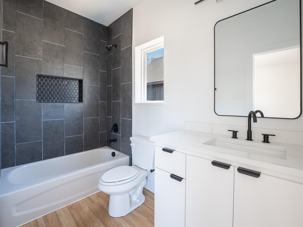 EDMORE VALENTINE - Residential