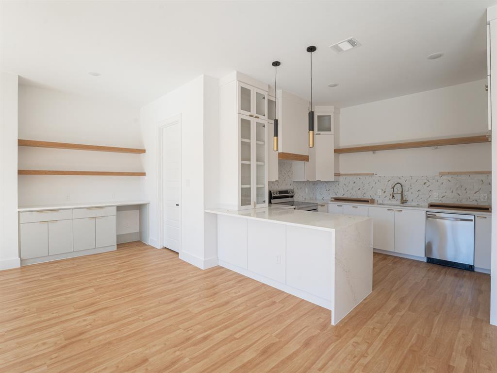 EDMORE VALENTINE - Residential