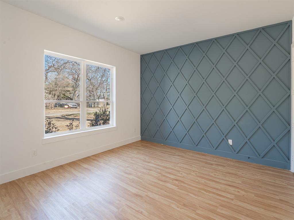 EDMORE VALENTINE - Residential